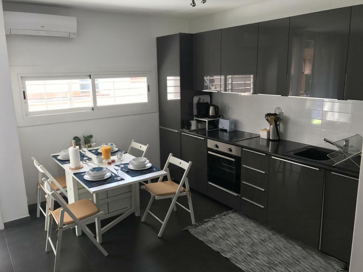 Sunny Flat In Sitges 30 Seconds To Beach, Balcony & Sea Views! ภายนอก รูปภาพ
